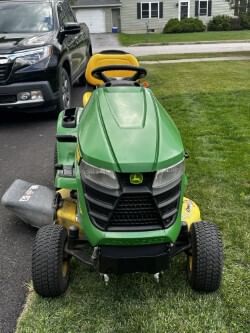 2014 John Deere X300 Equipment Image0