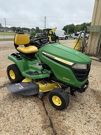 Image of John Deere X300 equipment image 3
