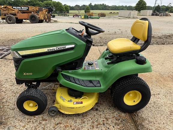 Image of John Deere X300 equipment image 1