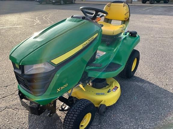 Image of John Deere X300 equipment image 4
