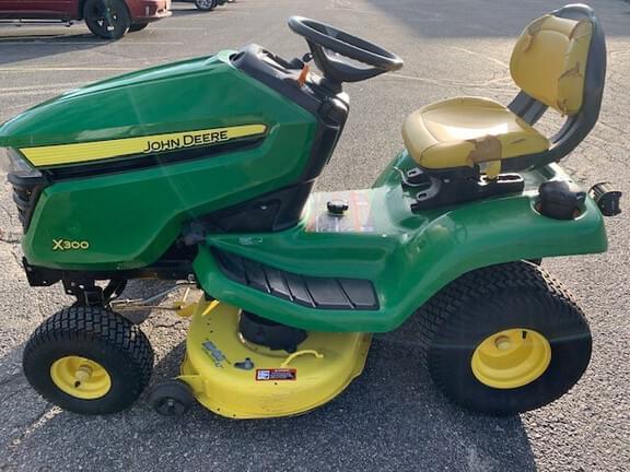 Image of John Deere X300 equipment image 2