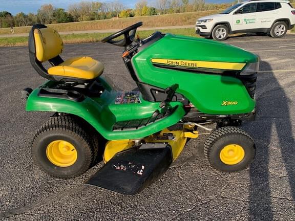 Image of John Deere X300 equipment image 1