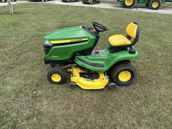 Image of John Deere X300 equipment image 1