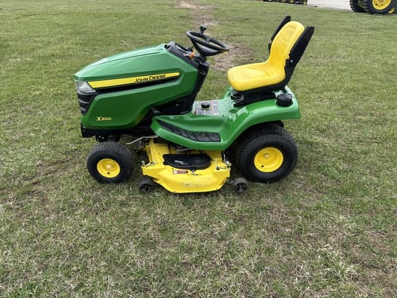 Image of John Deere X300 equipment image 1