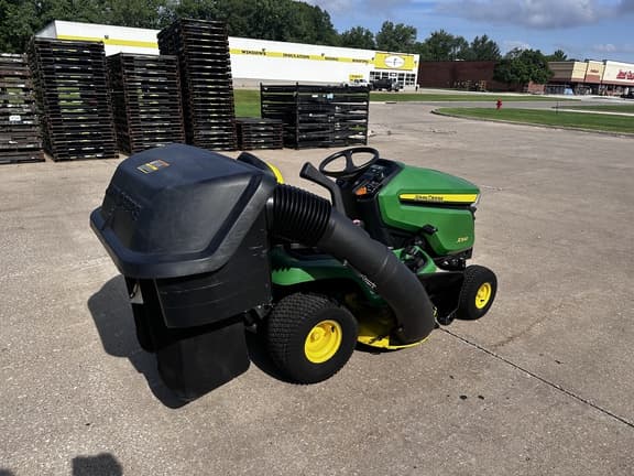 Image of John Deere X300 equipment image 4