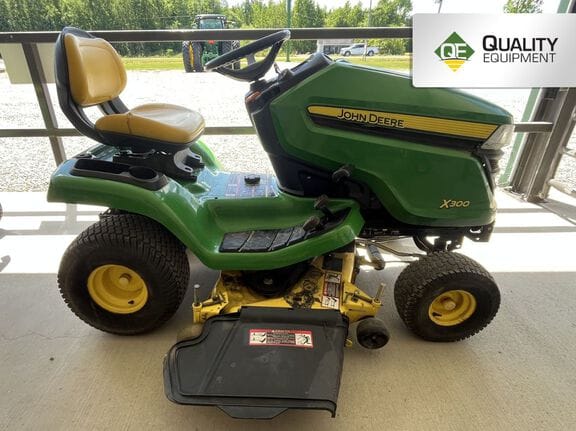 2014 John Deere X300 Equipment Image0