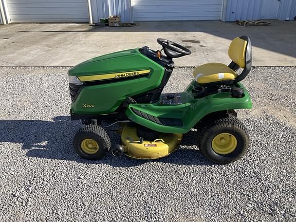 Image of John Deere X300 equipment image 1