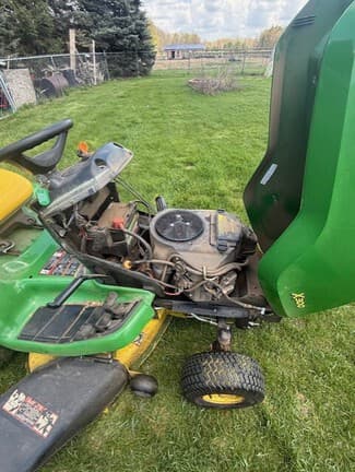 Image of John Deere X300 equipment image 4