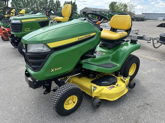 Image of John Deere X300 equipment image 1
