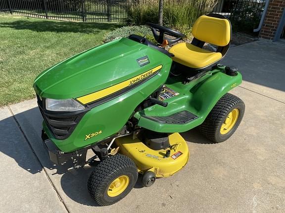 Image of John Deere X304 Primary image