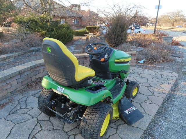 Image of John Deere X304 equipment image 3