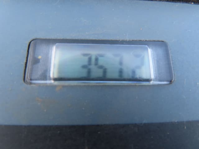 Image of John Deere X304 equipment image 4