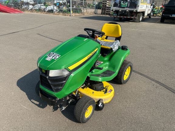 2014 John Deere X304 Equipment Image0