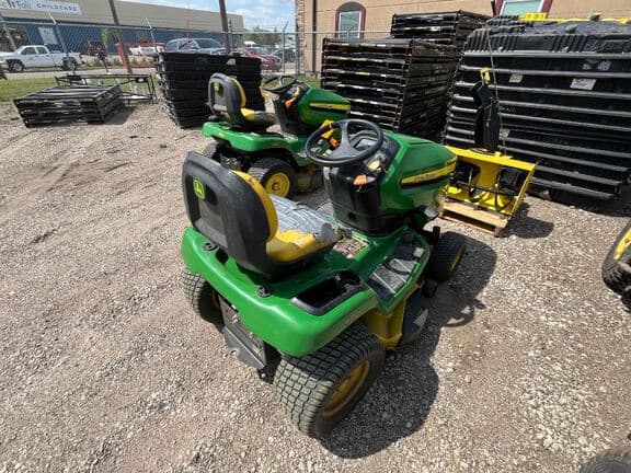 Image of John Deere X304 equipment image 2