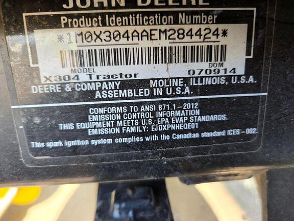 Image of John Deere X304 equipment image 4