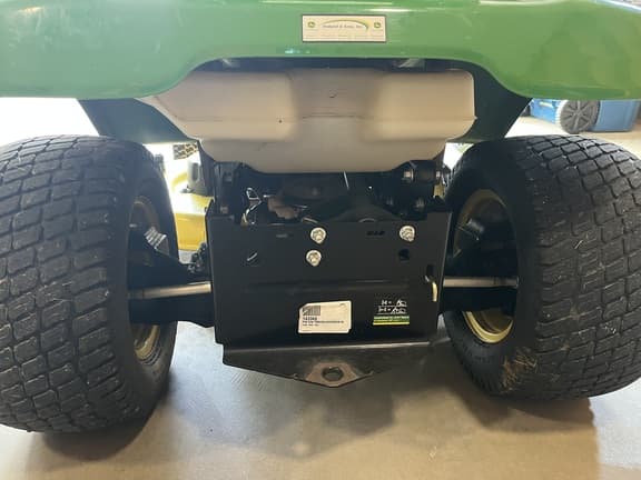 Image of John Deere X304 equipment image 4