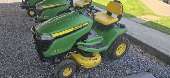 Image of John Deere X304 Primary image