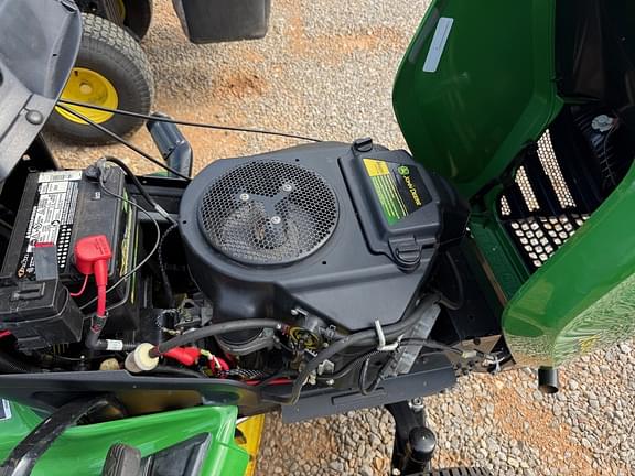 Image of John Deere X304 equipment image 4