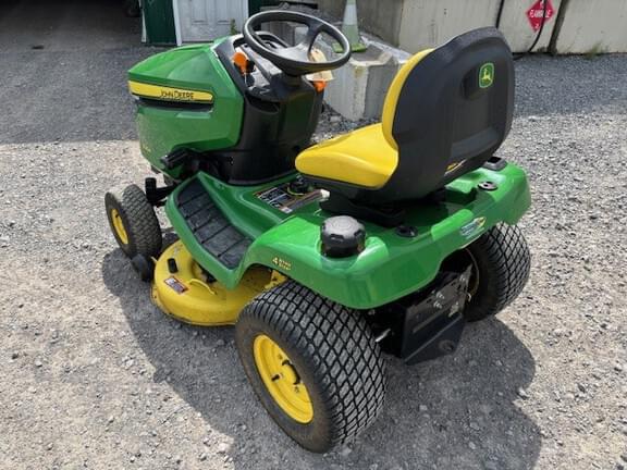 Image of John Deere X304 equipment image 3
