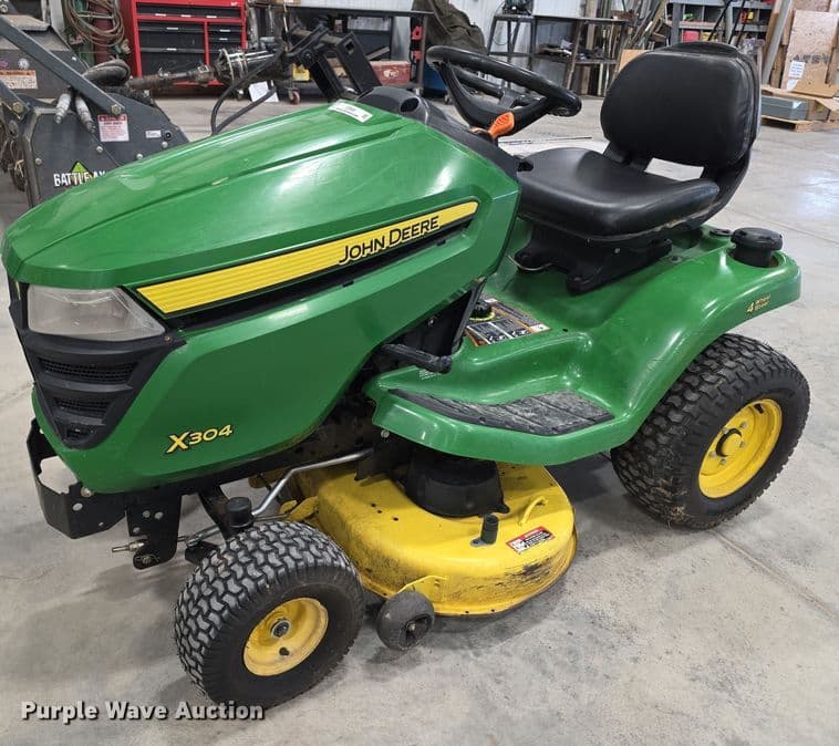 Image of John Deere X304 Primary image