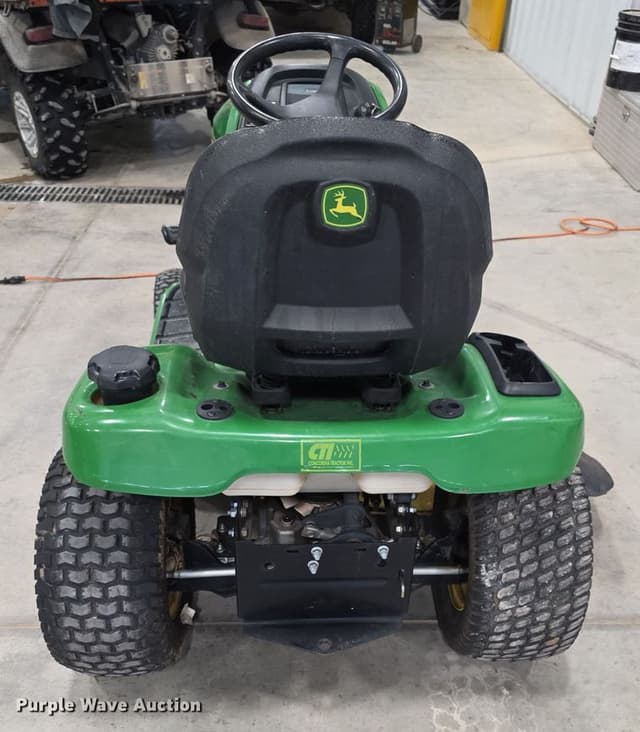 Image of John Deere X304 equipment image 3