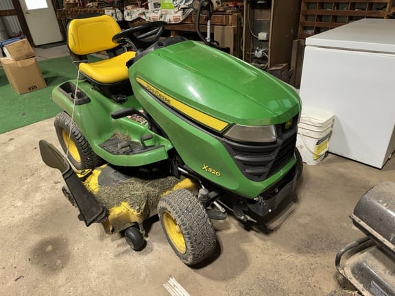 2014 John Deere X320 Equipment Image0