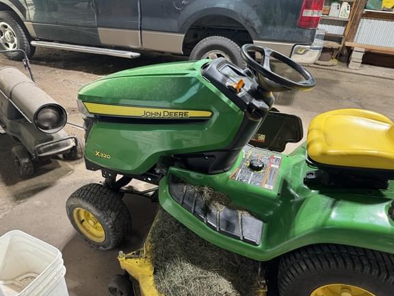 Image of John Deere X320 equipment image 2