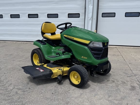 2014 John Deere X320 Equipment Image0