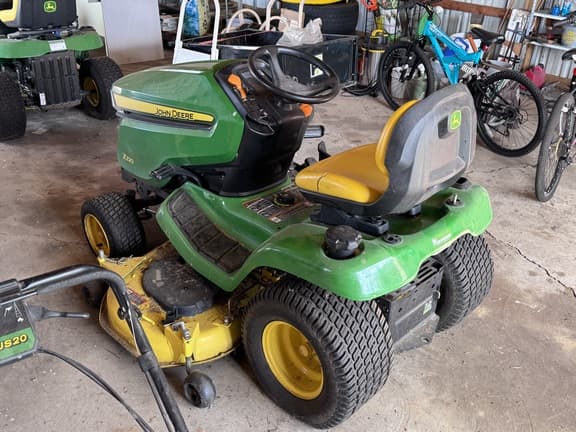 Image of John Deere X320 equipment image 3