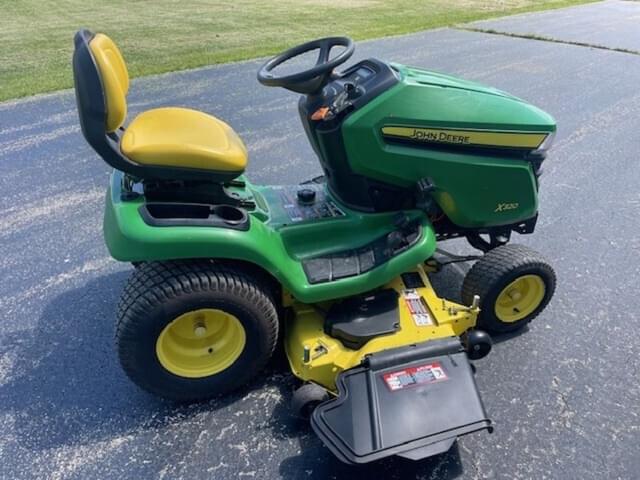 Image of John Deere X320 equipment image 4