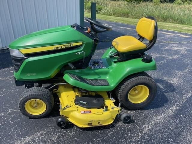 Image of John Deere X320 equipment image 1