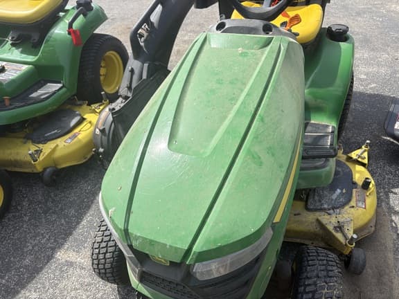 Image of John Deere X320 equipment image 3