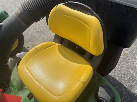 Image of John Deere X320 equipment image 2