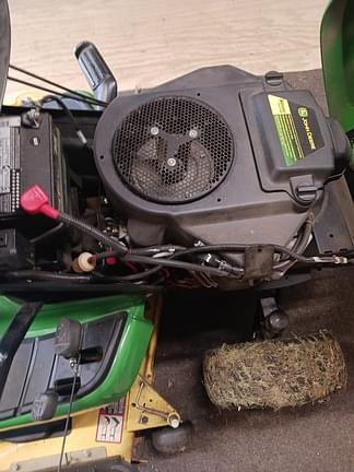 Image of John Deere X320 equipment image 4
