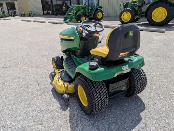 Image of John Deere X320 equipment image 3