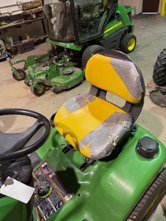 Image of John Deere X320 equipment image 4