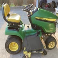Image of John Deere X320 equipment image 4
