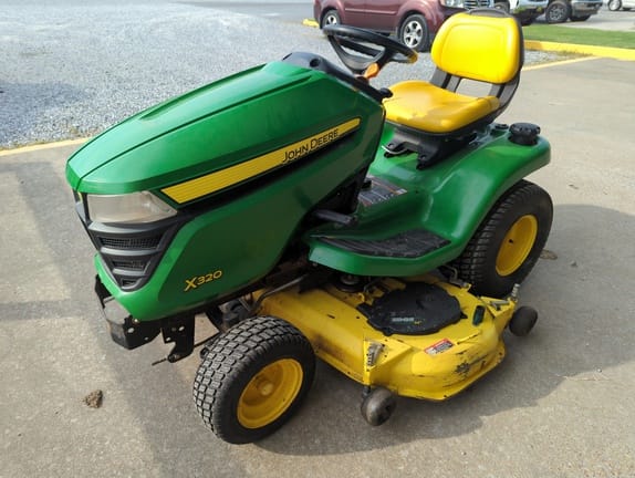 2014 John Deere X320 Equipment Image0