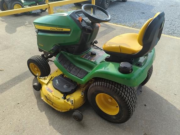 Image of John Deere X320 equipment image 1
