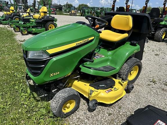 Image of John Deere X324 equipment image 1