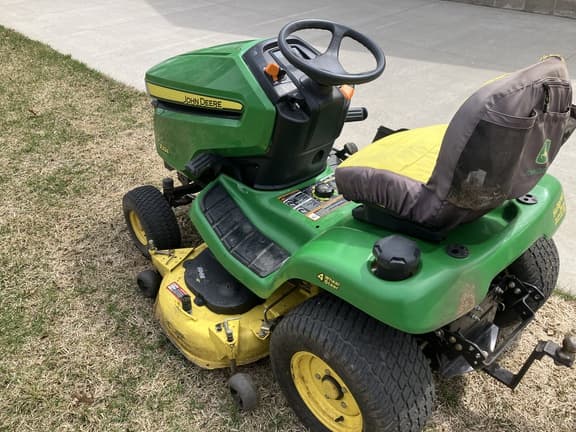 Image of John Deere X324 equipment image 3