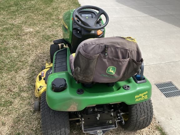 Image of John Deere X324 equipment image 4