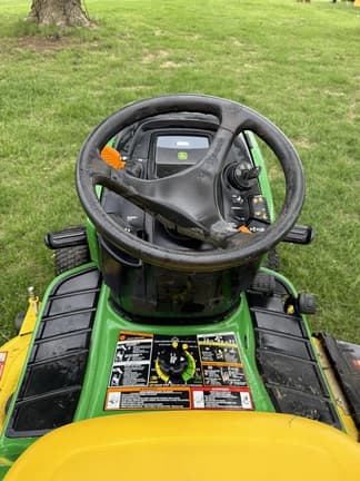 Image of John Deere X324 equipment image 4