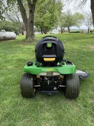 Image of John Deere X324 equipment image 3