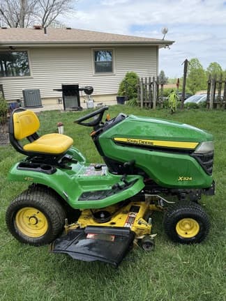 Image of John Deere X324 equipment image 2