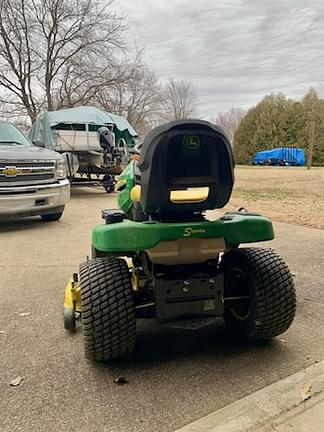 Image of John Deere X324 equipment image 3