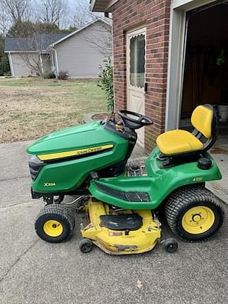 Image of John Deere X324 equipment image 1