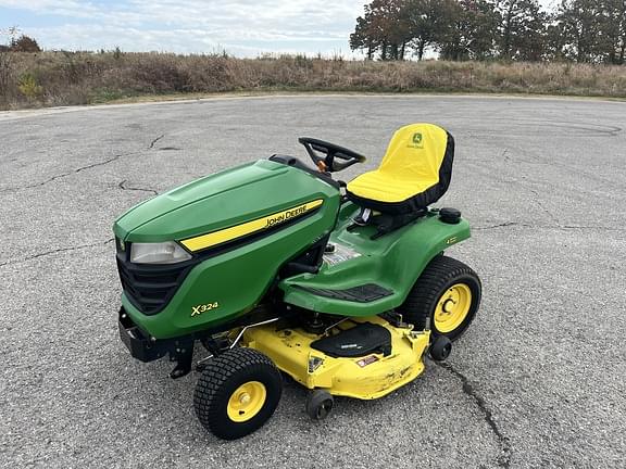 Image of John Deere X324 equipment image 1