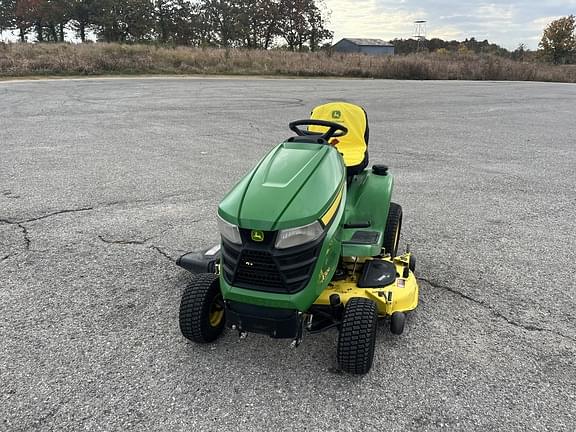 Image of John Deere X324 equipment image 2