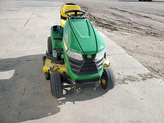 Image of John Deere X324 equipment image 1